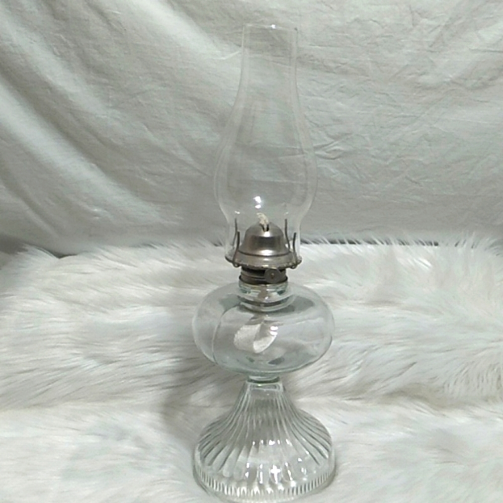 (#4 SHELF) Vtg Paraffin Oil Lamp 🪔 Beautiful 😍 Never Used